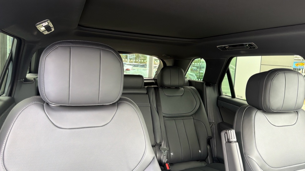 Land Rover Range Rover Sport 3.0 D300 Dynamic SE 5dr Auto Diesel Estate - Image 26