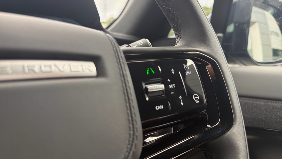 Land Rover Range Rover Sport 3.0 D300 Dynamic SE 5dr Auto Diesel Estate - Image 31