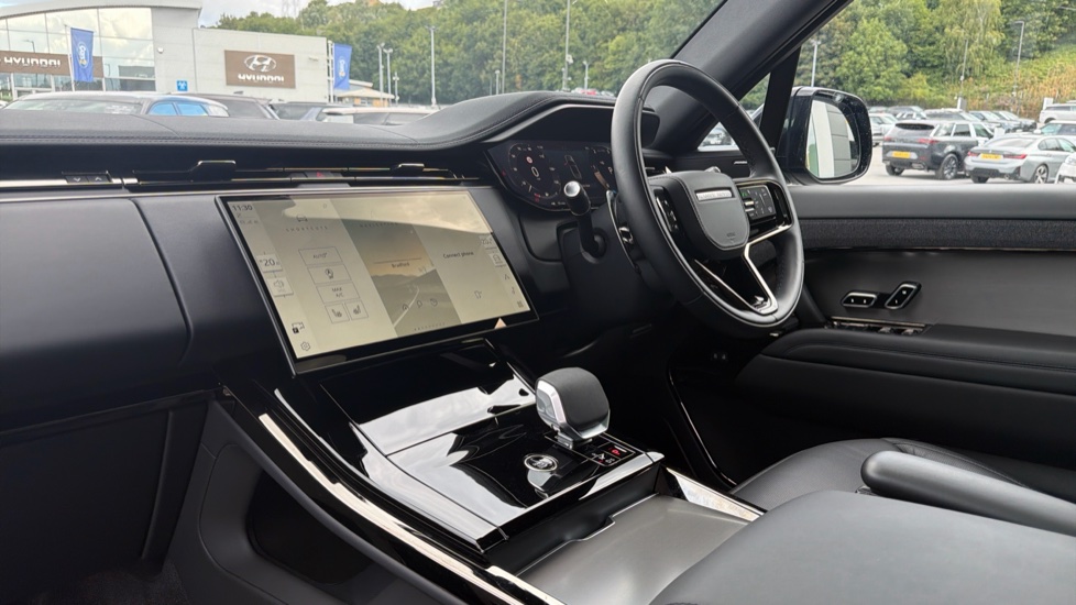 Land Rover Range Rover Sport 3.0 D300 Dynamic SE 5dr Auto Diesel Estate - Image 41