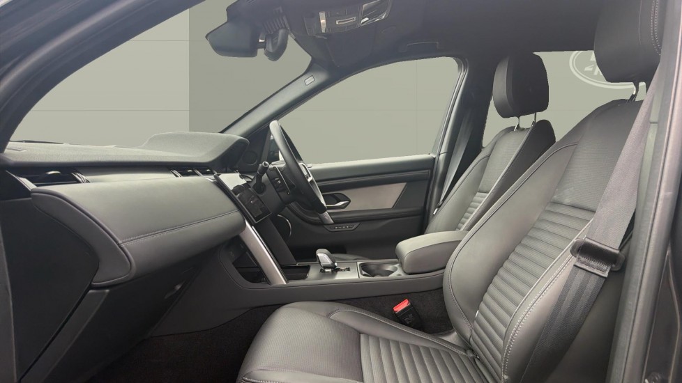 Land Rover Discovery Sport 2.0 D200 Dynamic HSE 5dr Auto [5 Seat] Diesel Station Wagon - Image 3