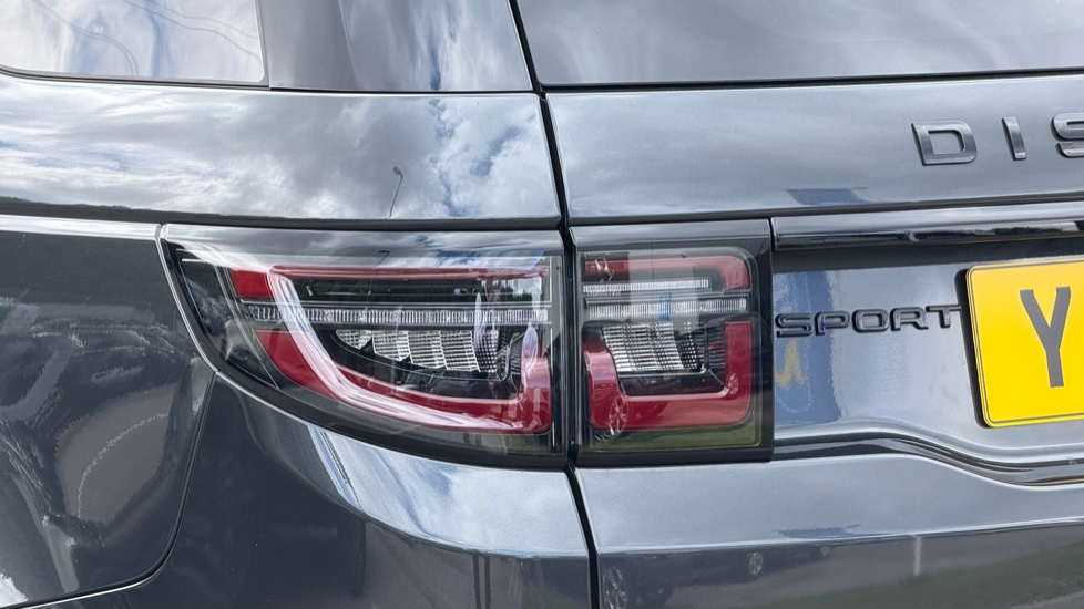 Land Rover Discovery Sport 2.0 D200 Dynamic HSE 5dr Auto [5 Seat] Diesel Station Wagon - Image 19
