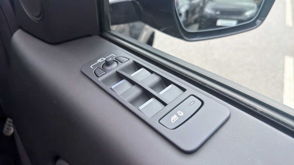 Land Rover Discovery Sport 2.0 D200 Dynamic HSE 5dr Auto [5 Seat] Diesel Station Wagon - Image 25