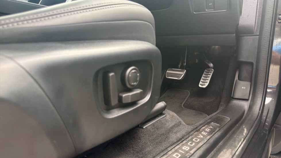 Land Rover Discovery Sport 2.0 D200 Dynamic HSE 5dr Auto [5 Seat] Diesel Station Wagon - Image 26