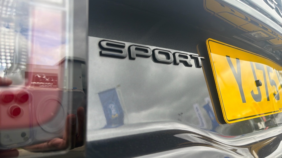 Land Rover Discovery Sport 2.0 D200 Dynamic HSE 5dr Auto [5 Seat] Diesel Station Wagon - Image 43
