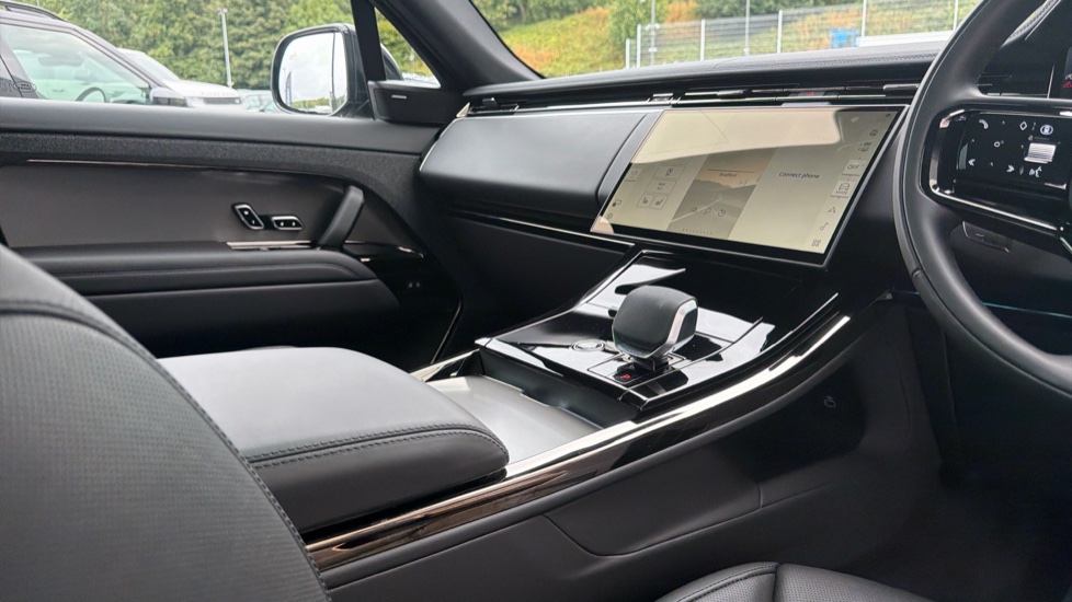 Land Rover Range Rover Sport 3.0 D250 Dynamic SE 5dr Auto Diesel Estate - Image 33