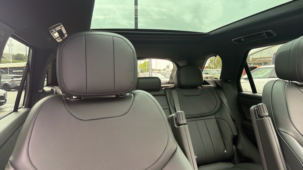 Land Rover Range Rover Sport 3.0 D250 Dynamic SE 5dr Auto Diesel Estate - Image 36