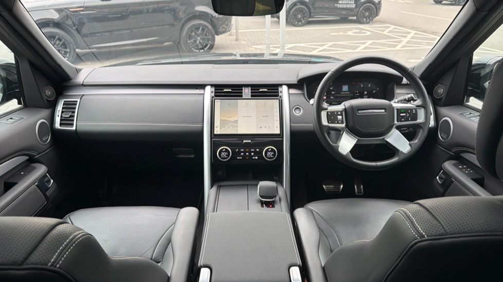Land Rover Discovery 3.0 D350 Dynamic HSE 5dr Auto Diesel Station Wagon - Image 9