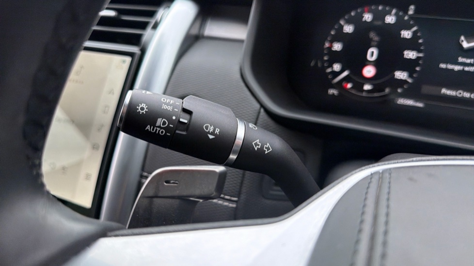 Land Rover Discovery 3.0 D350 Dynamic HSE 5dr Auto Diesel Station Wagon - Image 35
