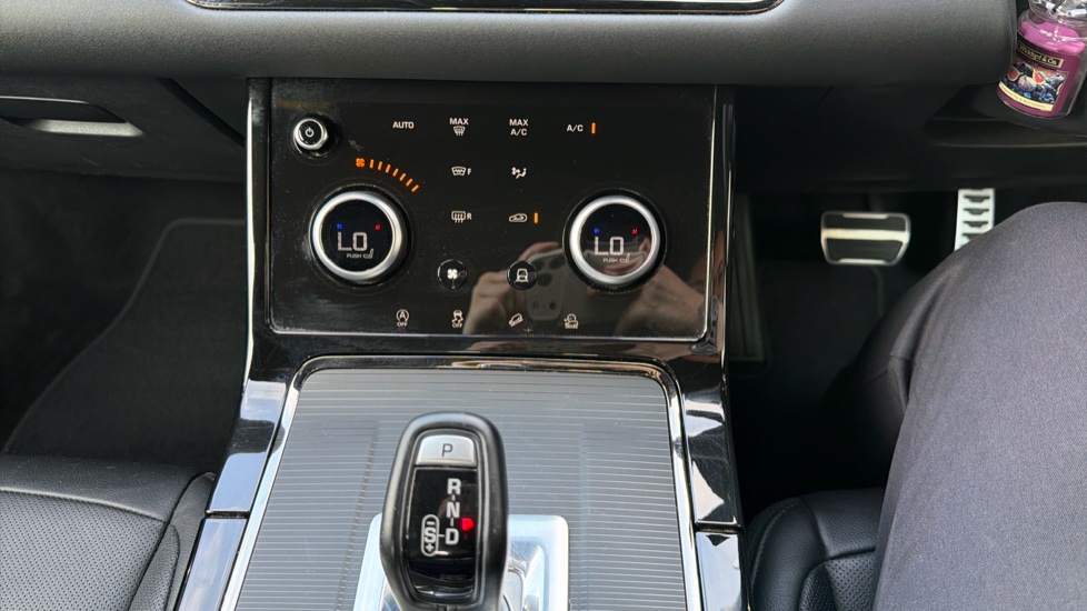 Land Rover Range Rover Evoque 2.0 D200 R-Dynamic SE 5dr Auto Diesel Hatchback - Image 14
