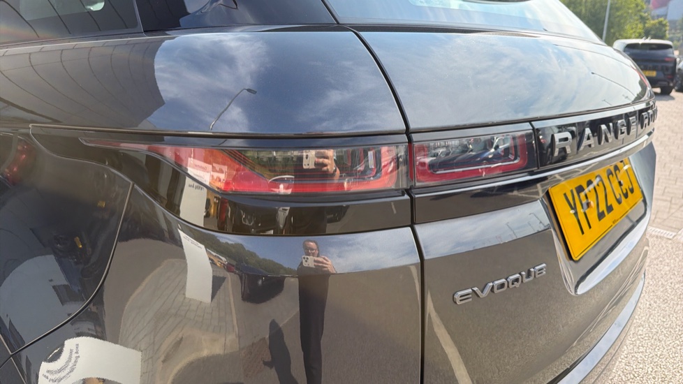 Land Rover Range Rover Evoque 2.0 D200 R-Dynamic SE 5dr Auto Diesel Hatchback - Image 19