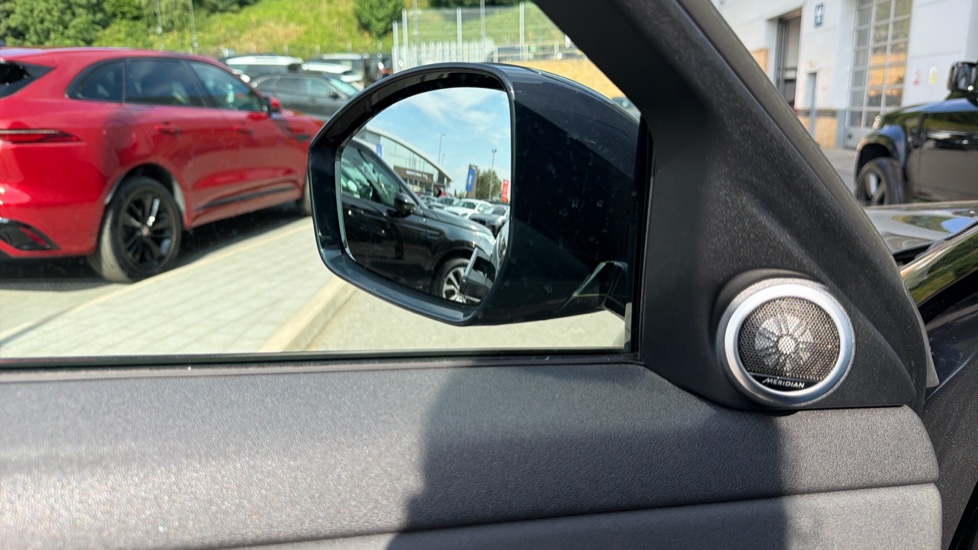 Land Rover Range Rover Evoque 2.0 D200 R-Dynamic SE 5dr Auto Diesel Hatchback - Image 38