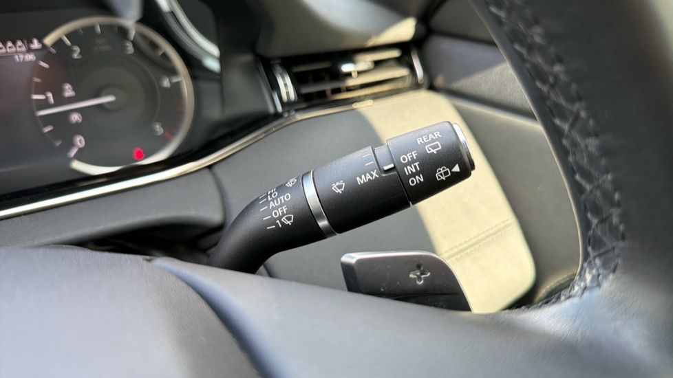Land Rover Range Rover Evoque 2.0 D200 R-Dynamic SE 5dr Auto Diesel Hatchback - Image 40