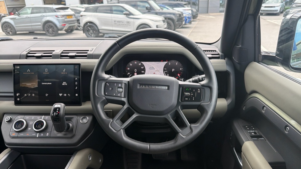 Land Rover Defender 3.0 D250 X-Dynamic SE 90 3dr Auto Diesel Estate - Image 15