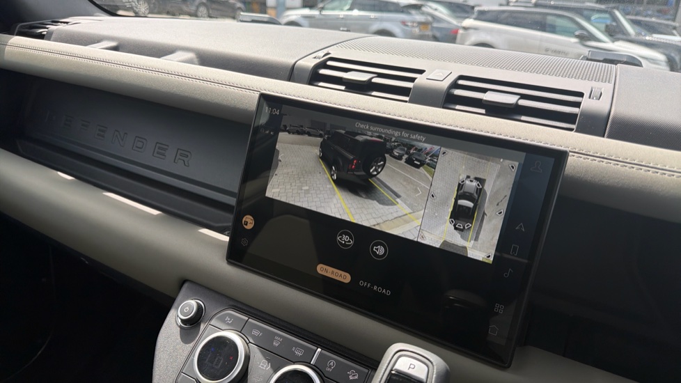 Land Rover Defender 3.0 D250 X-Dynamic SE 90 3dr Auto Diesel Estate - Image 31