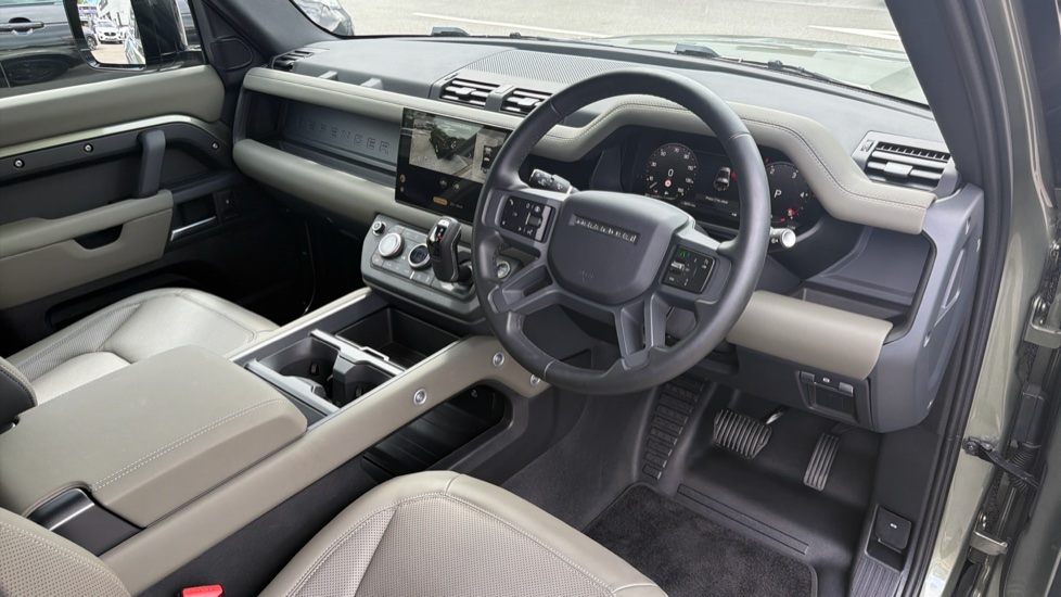 Land Rover Defender 3.0 D250 X-Dynamic SE 90 3dr Auto Diesel Estate - Image 33