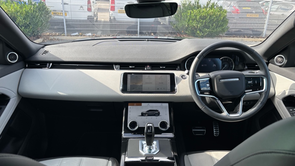 Land Rover Range Rover Evoque 1.5 P300e Evoque Edition 5dr Auto Hatchback - Image 9