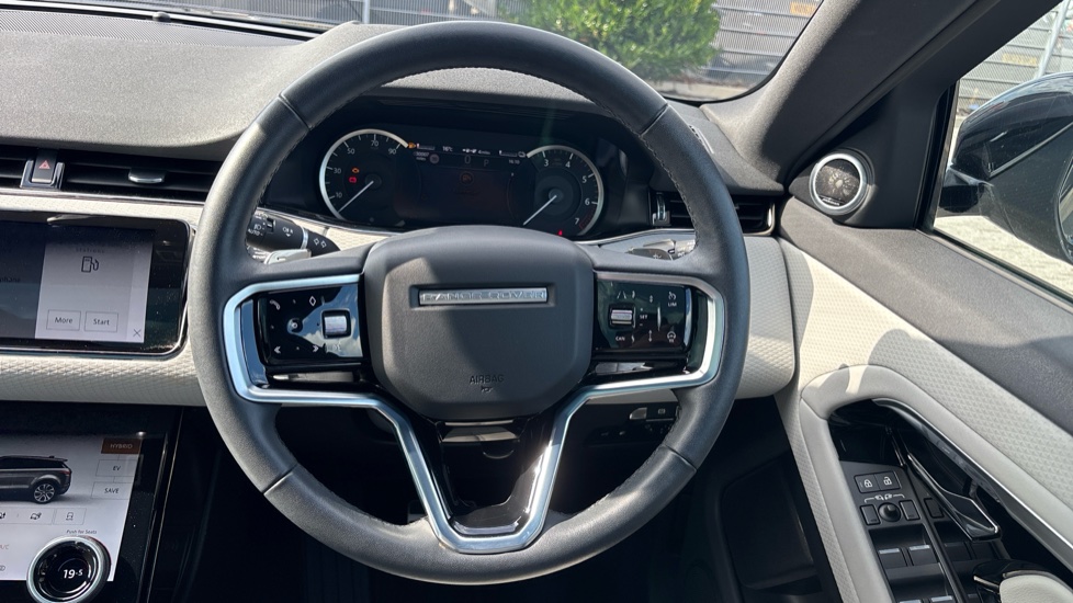 Land Rover Range Rover Evoque 1.5 P300e Evoque Edition 5dr Auto Hatchback - Image 15