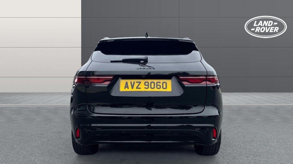 Jaguar F-Pace 2.0 D200 R-Dynamic SE Black 5dr Auto AWD Diesel Estate - Image 6