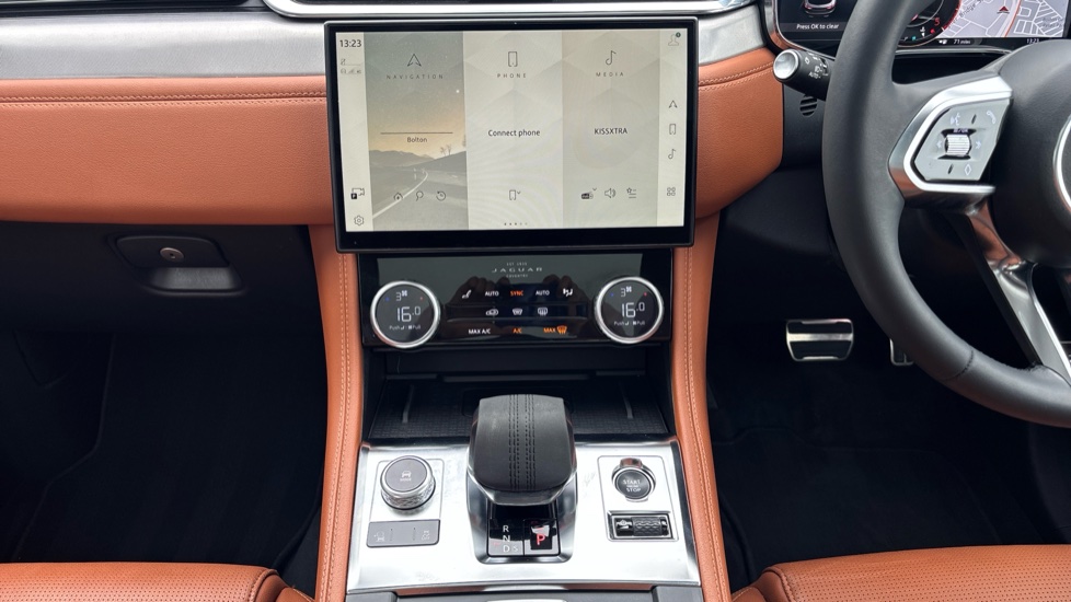 Jaguar F-Pace 2.0 D200 R-Dynamic SE Black 5dr Auto AWD Diesel Estate - Image 14