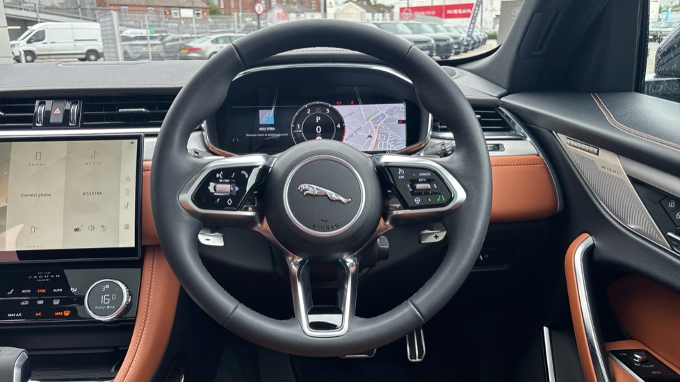 Jaguar F-Pace 2.0 D200 R-Dynamic SE Black 5dr Auto AWD Diesel Estate - Image 15