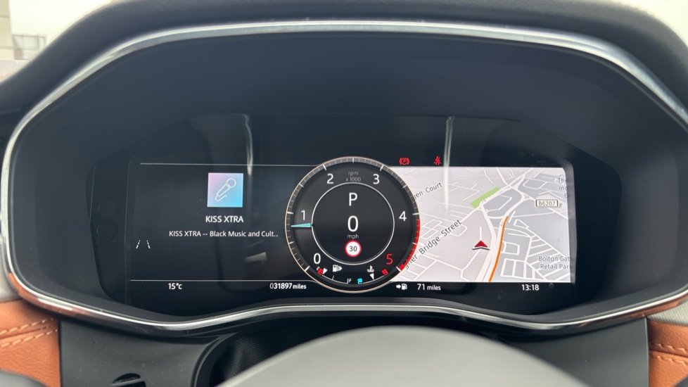 Jaguar F-Pace 2.0 D200 R-Dynamic SE Black 5dr Auto AWD Diesel Estate - Image 16