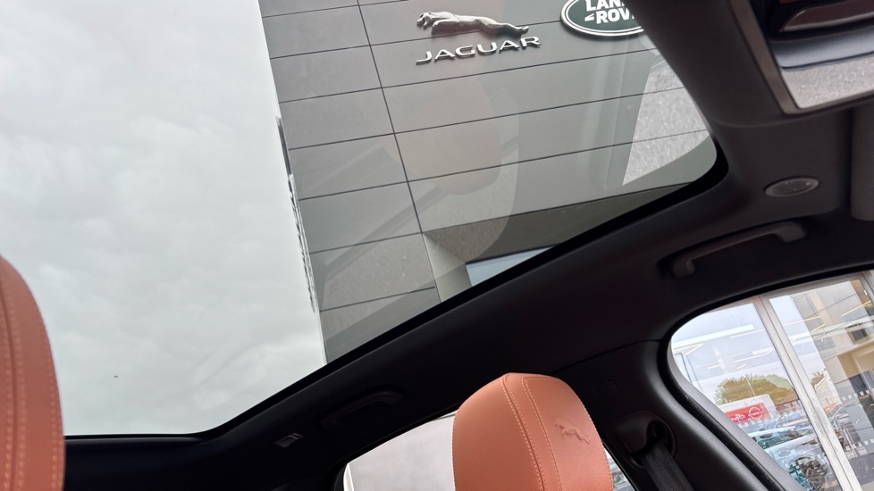 Jaguar F-Pace 2.0 D200 R-Dynamic SE Black 5dr Auto AWD Diesel Estate - Image 21