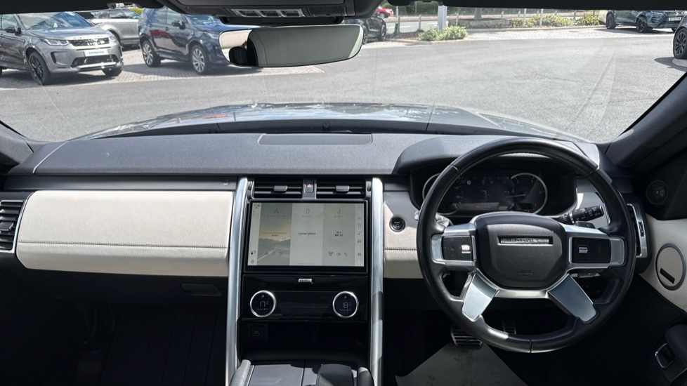 Land Rover Discovery 3.0 D300 R-Dynamic SE 5dr Auto Diesel Station Wagon - Image 9