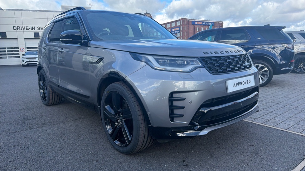 Land Rover Discovery 3.0 D300 R-Dynamic SE 5dr Auto Diesel Station Wagon - Image 42