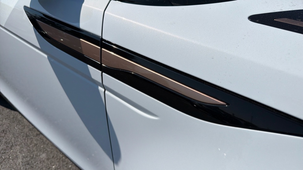 Land Rover Range Rover Evoque 2.0 D180 First Edition 5dr Auto Diesel Hatchback - Image 22