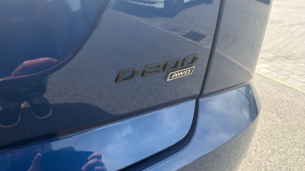 Jaguar E-Pace 2.0 D200 R-Dynamic HSE 5dr Auto Diesel Estate - Image 44