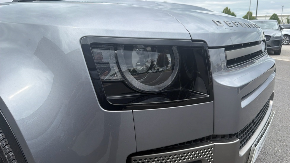 Land Rover Defender 90 Diesel 3.0 D300 Hard Top X-Dynamic HSE Auto [3 Seat] - Image 17