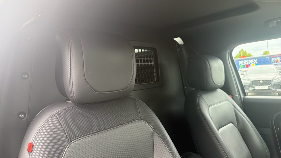 Land Rover Defender 90 Diesel 3.0 D300 Hard Top X-Dynamic HSE Auto [3 Seat] - Image 18