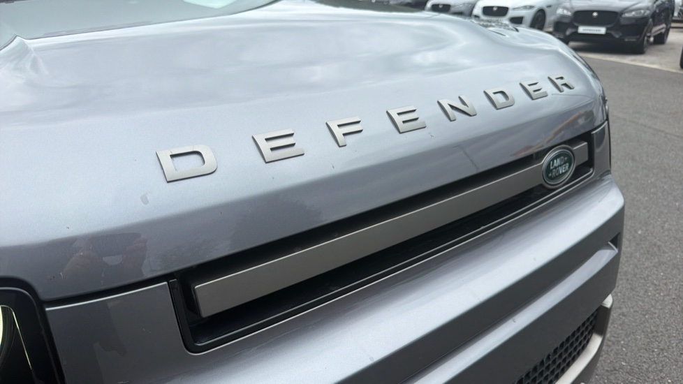 Land Rover Defender 90 Diesel 3.0 D300 Hard Top X-Dynamic HSE Auto [3 Seat] - Image 22