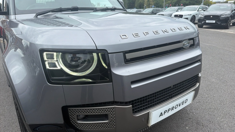 Land Rover Defender 90 Diesel 3.0 D300 Hard Top X-Dynamic HSE Auto [3 Seat] - Image 23
