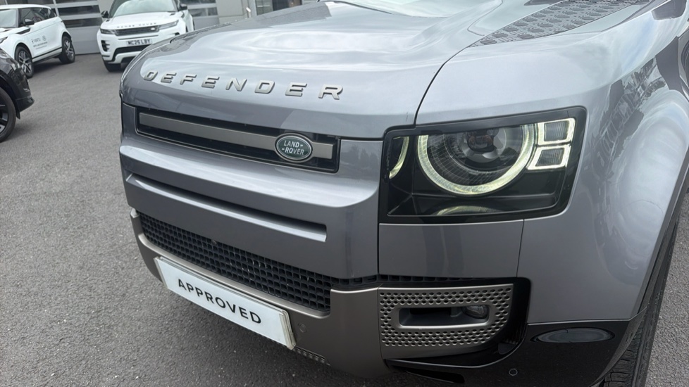 Land Rover Defender 90 Diesel 3.0 D300 Hard Top X-Dynamic HSE Auto [3 Seat] - Image 25