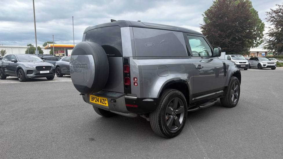 Land Rover Defender 90 Diesel 3.0 D300 Hard Top X-Dynamic HSE Auto [3 Seat] - Image 44