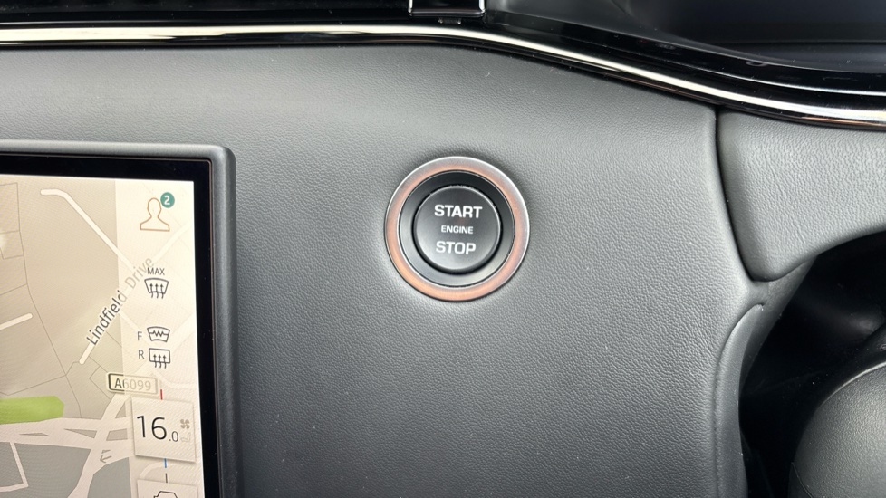 Land Rover Range Rover Evoque 1.5 P300e Autobiography 5dr Auto Hatchback - Image 38