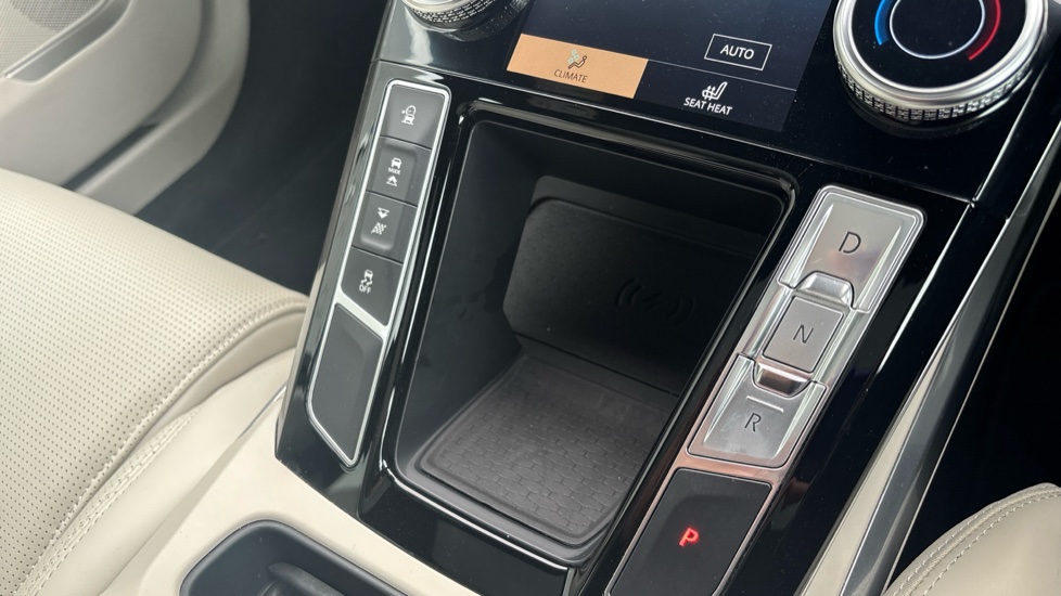 Jaguar I-Pace 294kW EV400 HSE Black 90kWh 5dr Auto 11kW Charger Electric Estate - Image 13