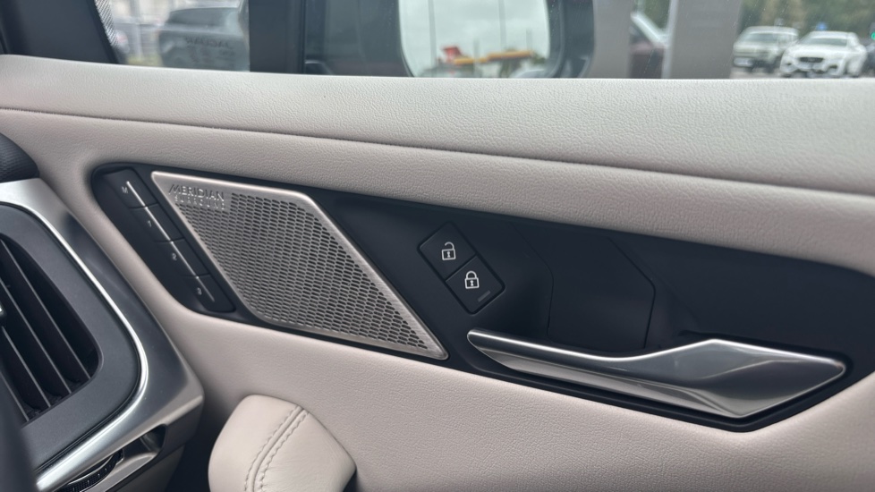 Jaguar I-Pace 294kW EV400 HSE Black 90kWh 5dr Auto 11kW Charger Electric Estate - Image 23