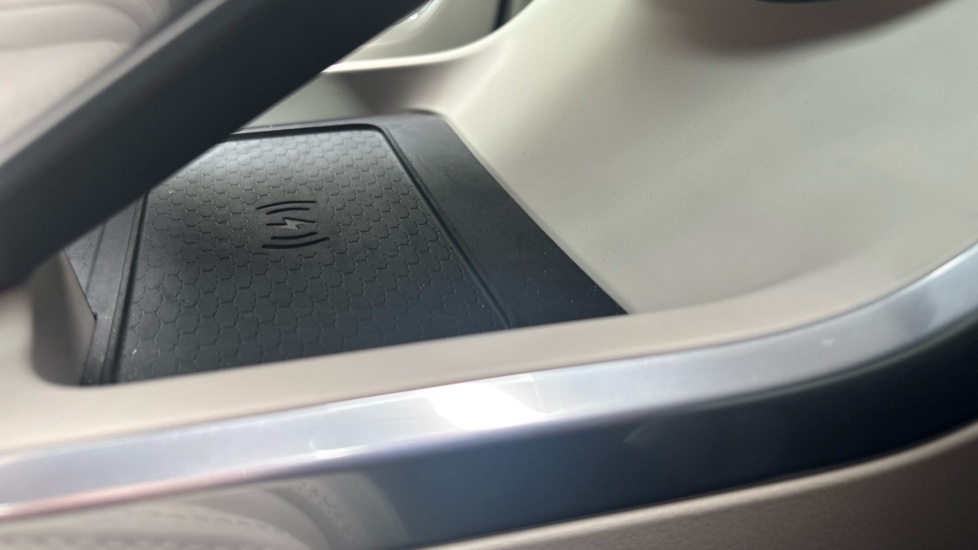 Jaguar I-Pace 294kW EV400 HSE Black 90kWh 5dr Auto 11kW Charger Electric Estate - Image 33