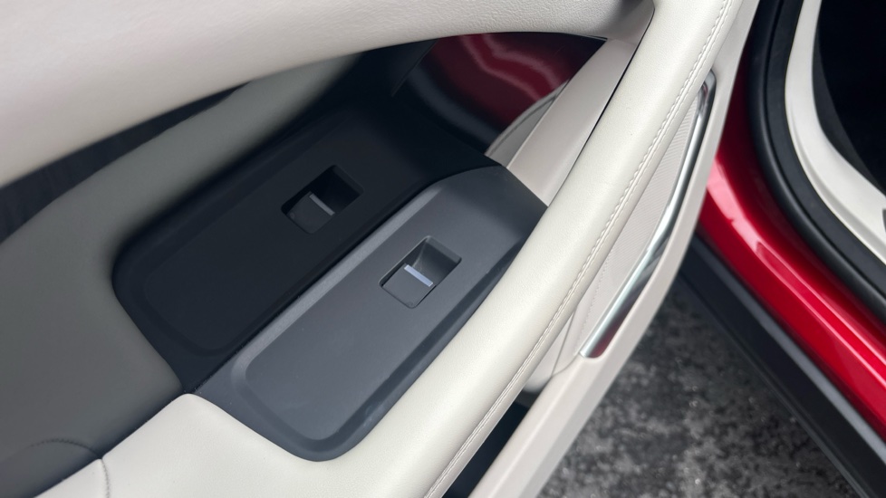 Jaguar I-Pace 294kW EV400 HSE Black 90kWh 5dr Auto 11kW Charger Electric Estate - Image 43