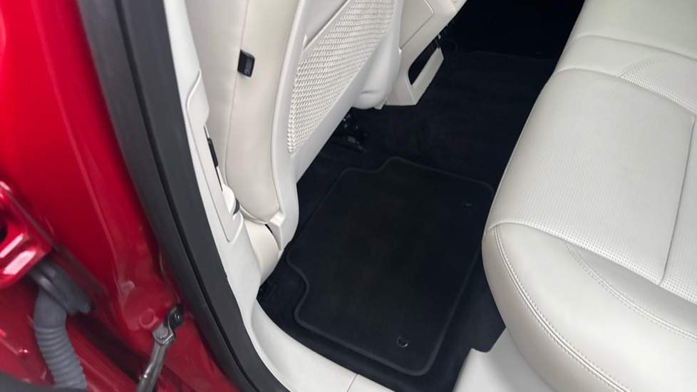 Jaguar I-Pace 294kW EV400 HSE Black 90kWh 5dr Auto 11kW Charger Electric Estate - Image 44