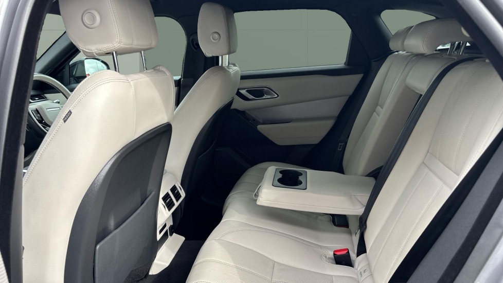 Land Rover Range Rover Velar 2.0 D200 R-Dynamic SE 5dr Auto Diesel Estate - Image 4