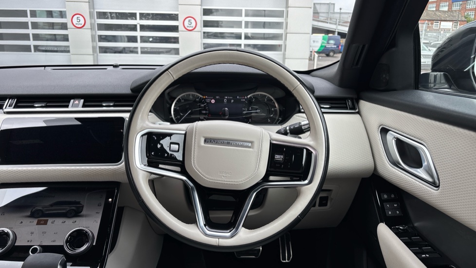 Land Rover Range Rover Velar 2.0 D200 R-Dynamic SE 5dr Auto Diesel Estate - Image 15
