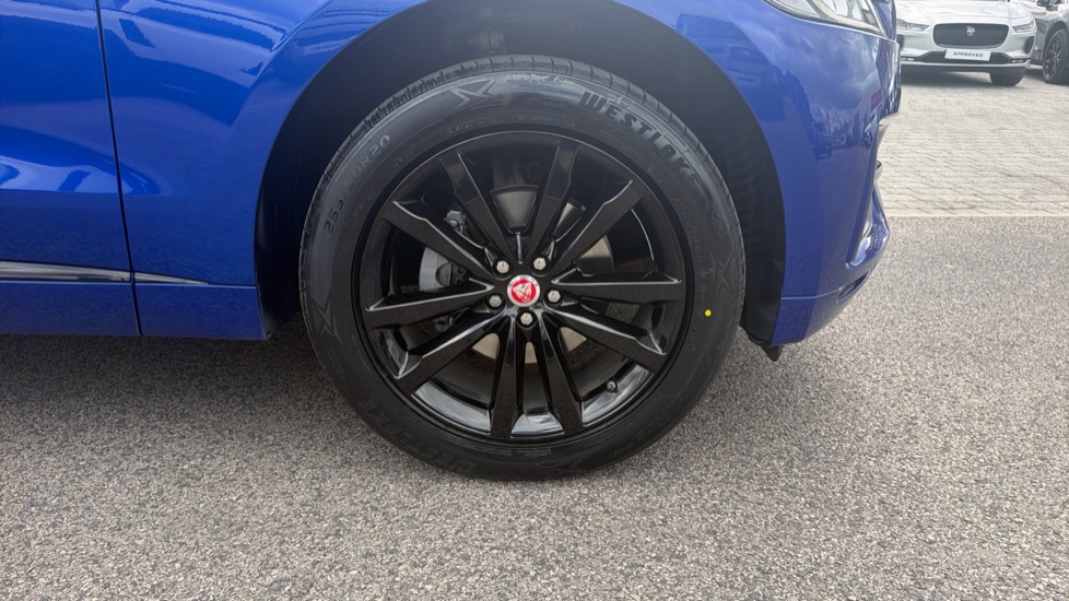 Jaguar F-Pace 2.0d R-Sport 5dr Auto AWD Diesel Estate - Image 8