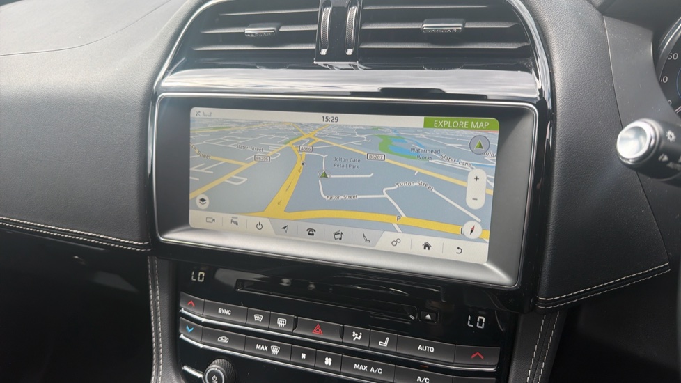 Jaguar F-Pace 2.0d R-Sport 5dr Auto AWD Diesel Estate - Image 11