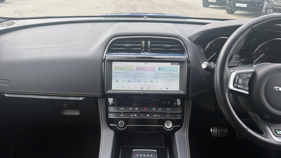 Jaguar F-Pace 2.0d R-Sport 5dr Auto AWD Diesel Estate - Image 14
