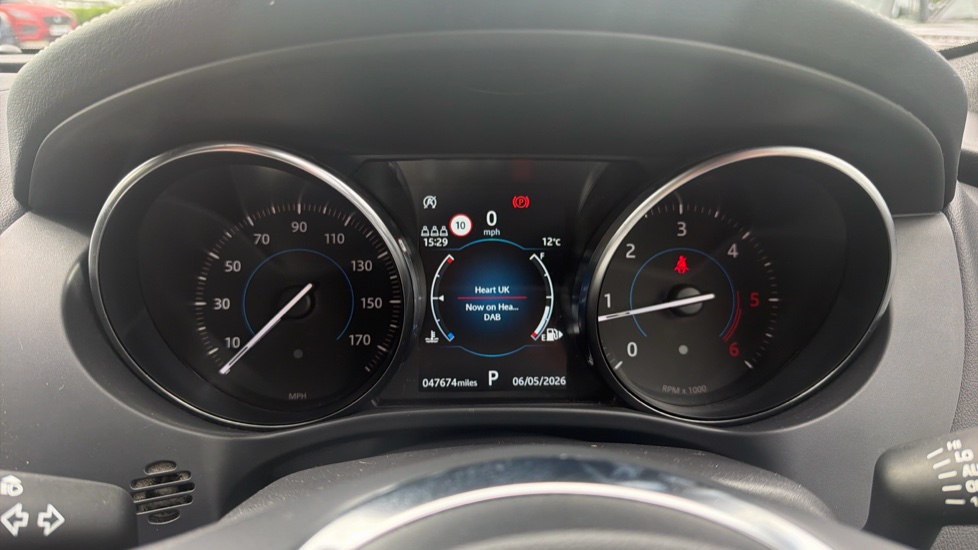 Jaguar F-Pace 2.0d R-Sport 5dr Auto AWD Diesel Estate - Image 16