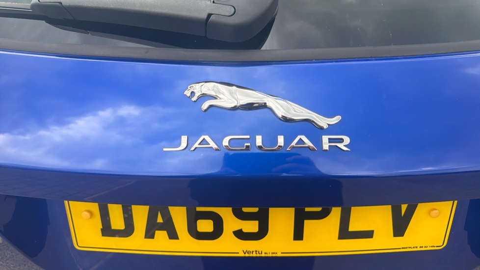 Jaguar F-Pace 2.0d R-Sport 5dr Auto AWD Diesel Estate - Image 28