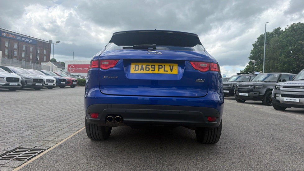 Jaguar F-Pace 2.0d R-Sport 5dr Auto AWD Diesel Estate - Image 32